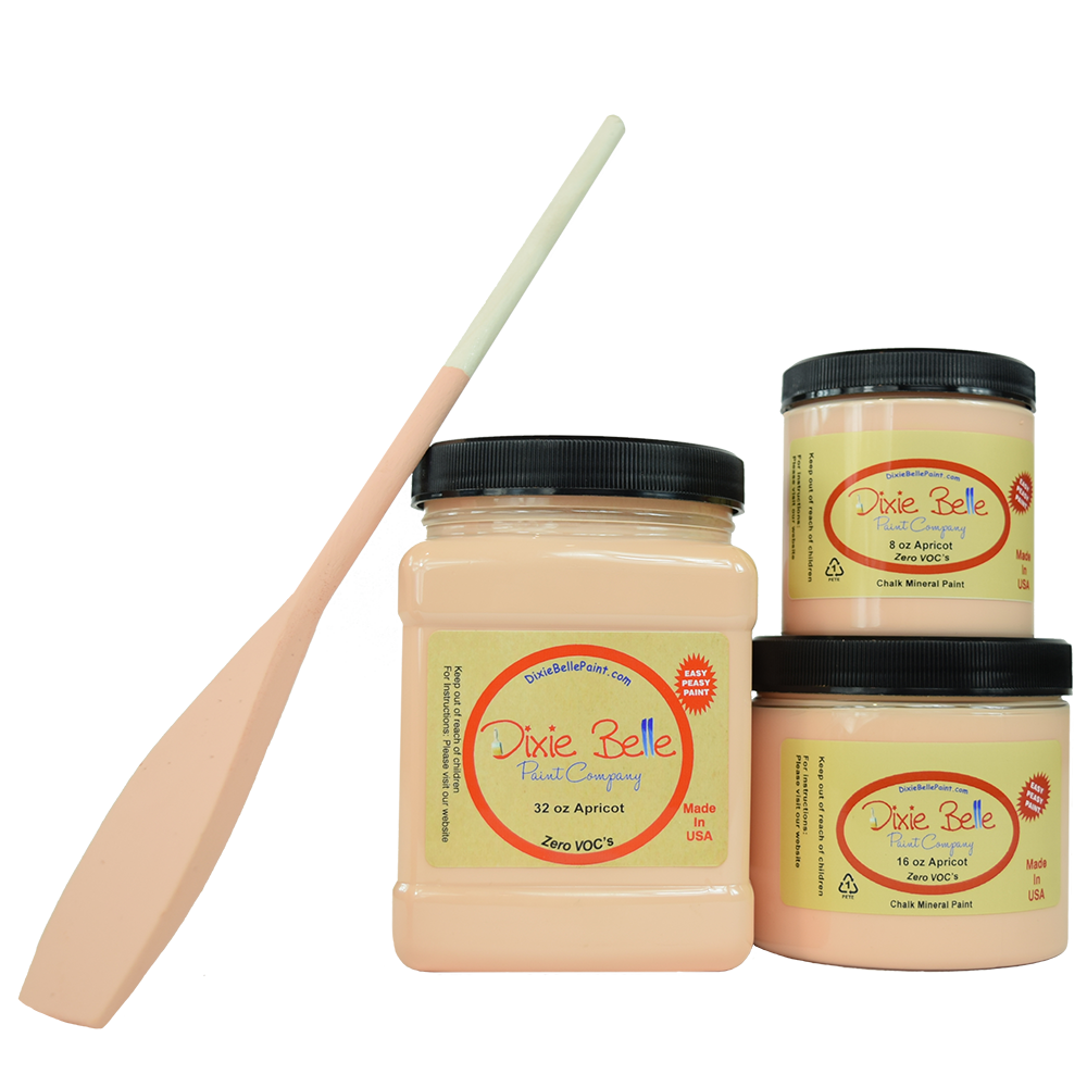 Un orange pâle avec des reflets roses. Utilisez cette teinte pastel pour ajouter une ambiance joyeuse à n'importe quelle pièce de votre maison. Se marie bien avec les styles de design côtier, shabby chic, victorien ou bohème. La peinture à la craie minérale de Dixie Belle est un produit de qualité supérieur. Parfaite pour peindre sur les meubles, elle peut aussi très bien être utilisée sur d'autres surfaces comme le bois, le métal, le verre, la céramique, le tissus et plus.