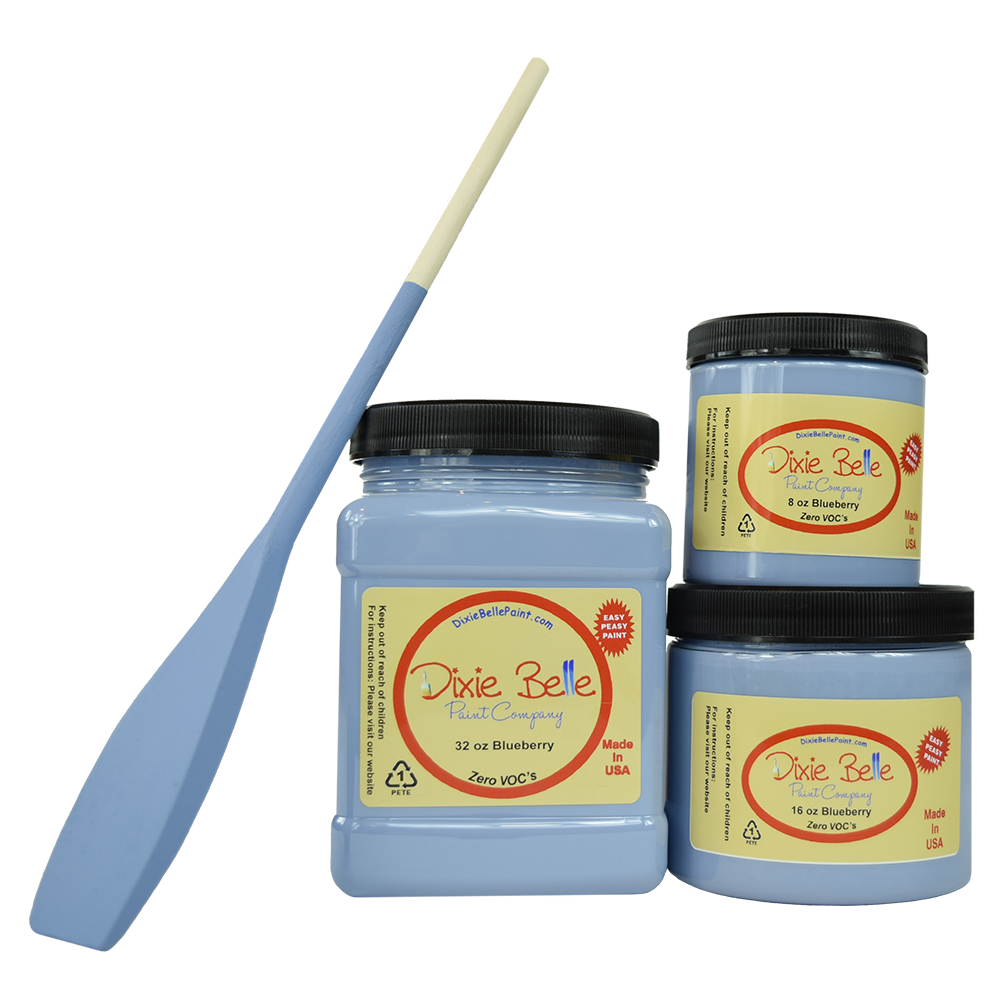 Peinture de couleur Blueberry de Dixie Belle. Quand vous regardez Blueberry, vous verrez un beau gris bleu pervenche. Pervenche douce, une couleur apaisante. La peinture à la craie minérale de Dixie Belle est un produit de qualité supérieur. Parfaite pour peindre sur les meubles, elle peut aussi très bien être utilisée sur d'autres surfaces comme le bois, le métal, le verre, la céramique, le tissus et plus.