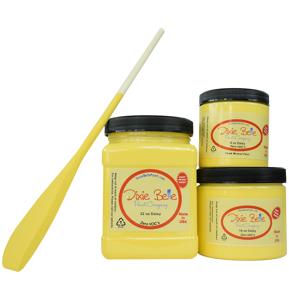 La peinture de couleur "Daisy" de Dixie belle est un jaune vif et vibrant. Utilisez cette couleur ensoleillĂ©e pour animer votre maison et crĂ©er une ambiance invitante. Cette couleur chaude conviendra Ă tous les styles de design. La peinture Ă la craie minĂ©rale de Dixie Belle est un produit de qualitĂ© supĂ©rieur. Parfaite pour peindre sur les meubles, elle peut aussi trĂšs bien ĂȘtre utilisĂ©e sur d'autres surfaces comme le bois, le mĂ©tal, le verre, la cĂ©ramique, le tissus et plus.