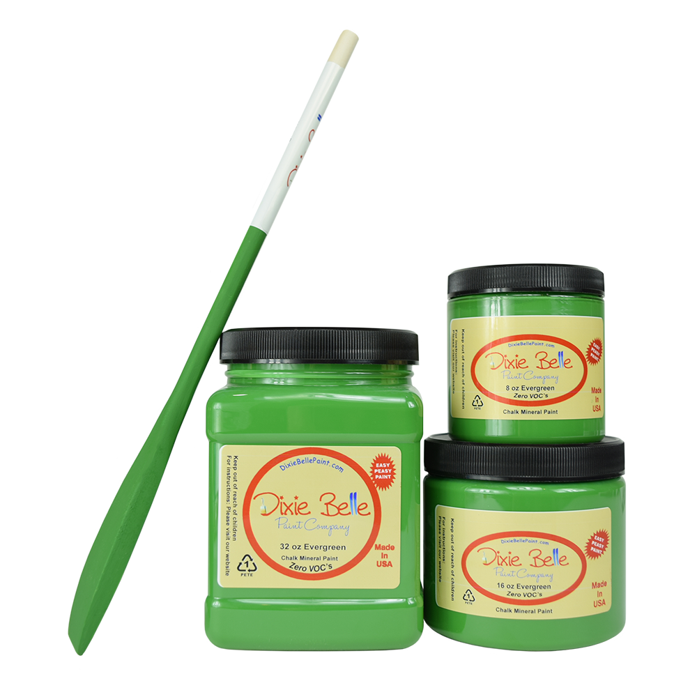 La peinture de couleur "Evergreen" de Dixie Belle est un vert ni trop lumineux, ni trop sombre, juste ce qu'il faut ! La peinture à la craie minérale de Dixie Belle est un produit de qualité supérieur. Parfaite pour peindre sur les meubles, elle peut aussi très bien être utilisée sur d'autres surfaces comme le bois, le métal, le verre, la céramique, le tissus et plus.