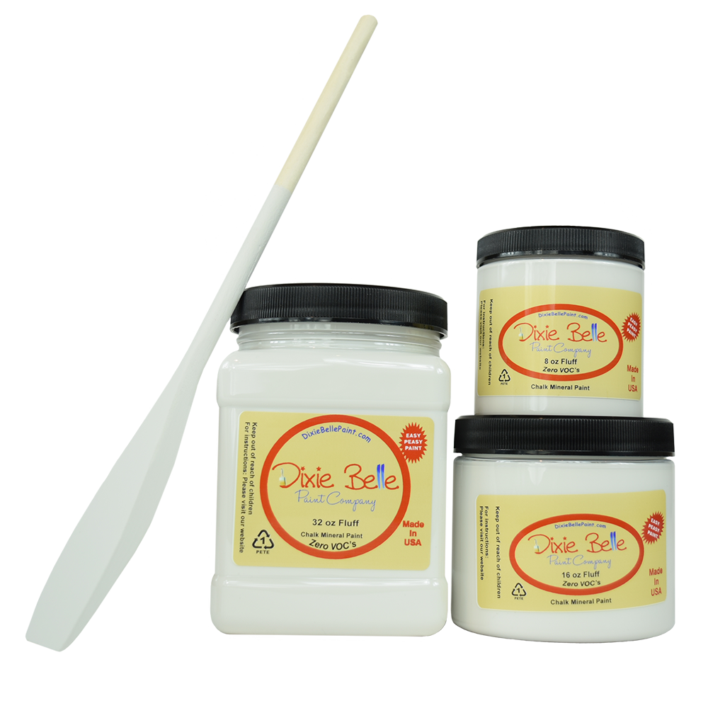 La peinture de couleur "Fluff" de Dixie Belle est un blanc doux et serein avec une légère nuance de gris. Utilisez Fluff pour des projets de style traditionnel ou moderne. La peinture à la craie minérale de Dixie Belle est un produit de qualité supérieur. Parfaite pour peindre sur les meubles, elle peut aussi très bien être utilisée sur d'autres surfaces comme le bois, le métal, le verre, la céramique, le tissus et plus.