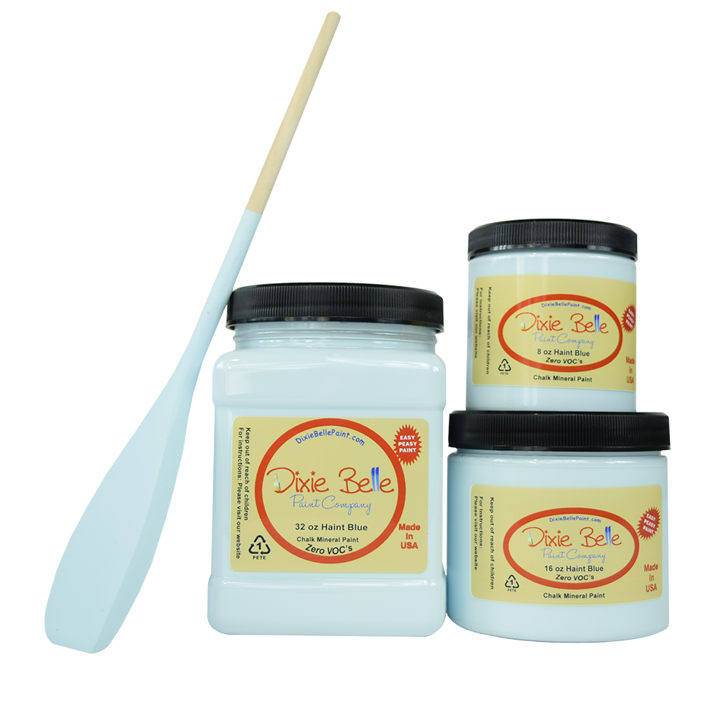 La peinture de couleur "Haint Blue" de Dixie Belle est un bleu très pâle, il sera un ajout fascinant à tout ce que vous peignez. La peinture à la craie minérale de Dixie Belle est un produit de qualité supérieur. Parfaite pour peindre sur les meubles, elle peut aussi très bien être utilisée sur d'autres surfaces comme le bois, le métal, le verre, la céramique, le tissus et plus.