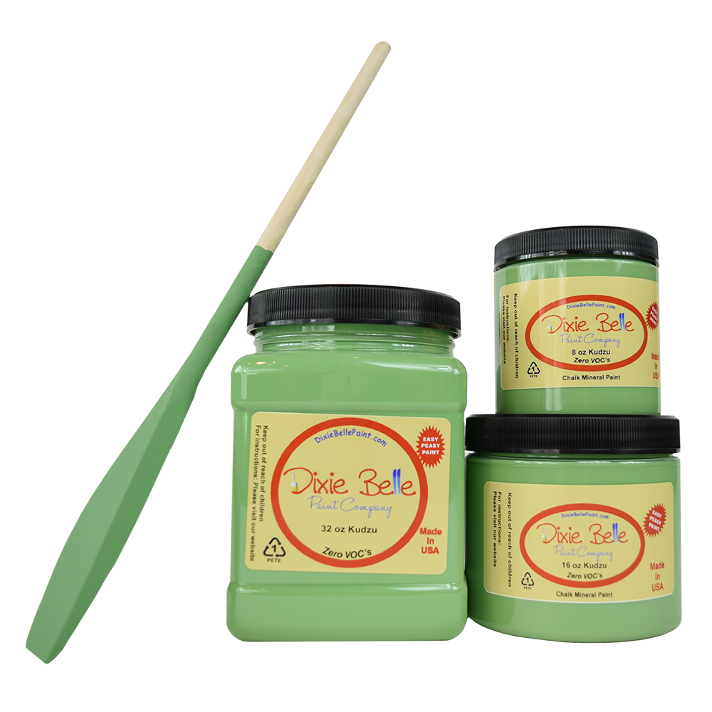 La peinture de couleur "Kudzu" de Dixie Belle est un beau vert feuillu naturel. La peinture à la craie minérale de Dixie Belle est un produit de qualité supérieur. Parfaite pour peindre sur les meubles, elle peut aussi très bien être utilisée sur d'autres surfaces comme le bois, le métal, le verre, la céramique, le tissus et plus.