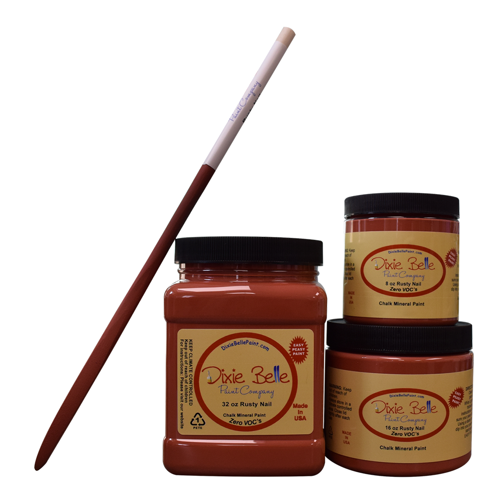 La peinture de couleur "Rusty Nail" de Dixie Belle est un orange brĂ»lĂ©. Cette couleur forte dĂ©gage de la chaleur et ajoute une Ă©nergie accueillante Ă votre maison. La peinture Ă la craie minĂ©rale de Dixie Belle est un produit de qualitĂ© supĂ©rieur. Parfaite pour peindre sur les meubles, elle peut aussi trĂšs bien ĂȘtre utilisĂ©e sur d'autres surfaces comme le bois, le mĂ©tal, le verre, la cĂ©ramique, le tissus et plus.