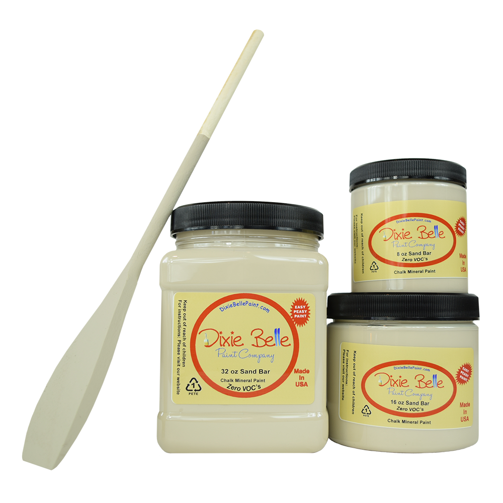 La peinture de couleur "Sandbar" de Dixie Belle est un beige/sable, une couleur neutre qui peut aller avec n'importe quel style et n'importe quel espace ! Utilisez-la pour façonner votre espace de campagne vintage. La peinture Ă la craie minĂ©rale de Dixie Belle est un produit de qualitĂ© supĂ©rieur. Parfaite pour peindre sur les meubles, elle peut aussi trĂšs bien ĂȘtre utilisĂ©e sur d'autres surfaces comme le bois, le mĂ©tal, le verre, la cĂ©ramique, le tissus et plus.