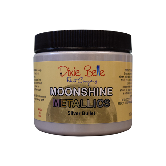 La peinture minérale à la craie métallique Moonshine est une peinture métallique riche et brillante en une seule étape avec de beaux pigments. Veuillez noter : Une couche de base est recommandée, mais pas obligatoire. Utilisez cette superbe couleur sur Sawmill Gravy ou Driftwood.