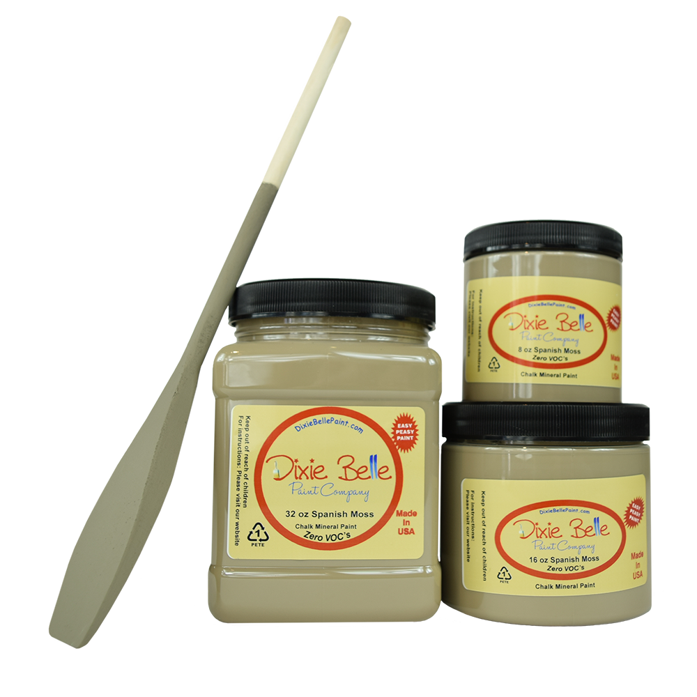 La peinture de couleur "Spanish Moss" de Dixie Belle est une nuance beaucoup plus foncée que Dried Sage. C'est un mélange de vert et de gris. La peinture à la craie minérale de Dixie Belle est un produit de qualité supérieur. Parfaite pour peindre sur les meubles, elle peut aussi très bien être utilisée sur d'autres surfaces comme le bois, le métal, le verre, la céramique, le tissus et plus.