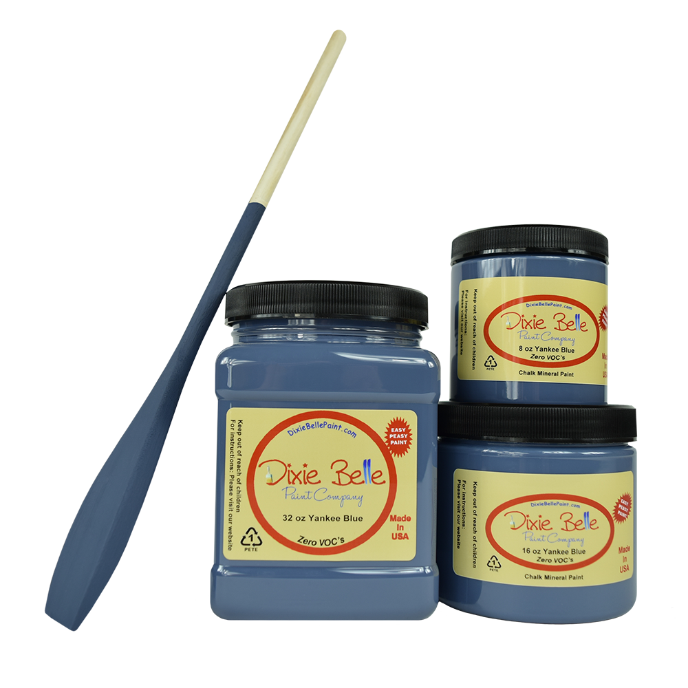 La peinture de couleur "Yankee Blue" de Dixie Belle est d'une belle couleur bleue marine. La peinture à la craie minérale de Dixie Belle est un produit de qualité supérieur. Parfaite pour peindre sur les meubles, elle peut aussi très bien être utilisée sur d'autres surfaces comme le bois, le métal, le verre, la céramique, le tissus et plus.