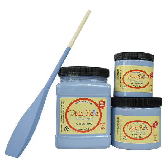 Peinture de couleur Blueberry de Dixie Belle. Quand vous regardez Blueberry, vous verrez un beau gris bleu pervenche. Pervenche douce, une couleur apaisante. La peinture à la craie minérale de Dixie Belle est un produit de qualité supérieur. Parfaite pour peindre sur les meubles, elle peut aussi très bien être utilisée sur d'autres surfaces comme le bois, le métal, le verre, la céramique, le tissus et plus.