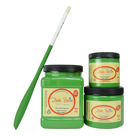 La peinture de couleur "Evergreen" de Dixie Belle est un vert ni trop lumineux, ni trop sombre, juste ce qu'il faut ! La peinture à la craie minérale de Dixie Belle est un produit de qualité supérieur. Parfaite pour peindre sur les meubles, elle peut aussi très bien être utilisée sur d'autres surfaces comme le bois, le métal, le verre, la céramique, le tissus et plus.