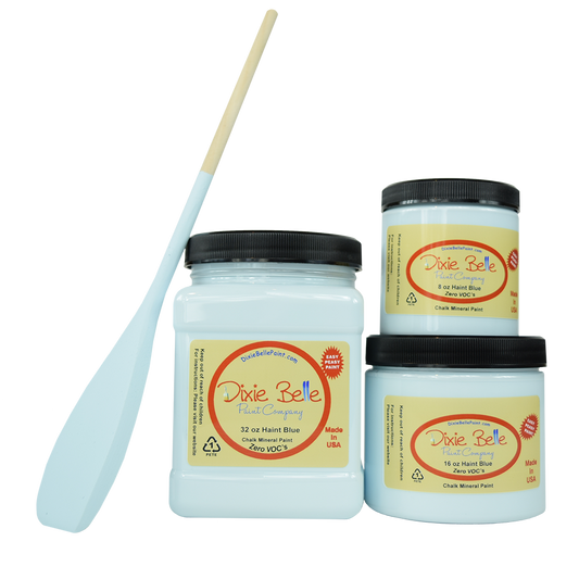 La peinture de couleur "Haint Blue" de Dixie Belle est un bleu très pâle, il sera un ajout fascinant à tout ce que vous peignez. La peinture à la craie minérale de Dixie Belle est un produit de qualité supérieur. Parfaite pour peindre sur les meubles, elle peut aussi très bien être utilisée sur d'autres surfaces comme le bois, le métal, le verre, la céramique, le tissus et plus.