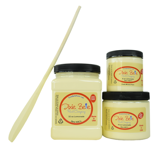 La peinture de couleur "Lemonade" de Dixie Belle est un jaune pâle qui nous rappelle la tarte à la meringue classique. Utilisez cette couleur pour ajouter une ambiance fraîche et énergique. La peinture à la craie minérale de Dixie Belle est un produit de qualité supérieur. Parfaite pour peindre sur les meubles, elle peut aussi très bien être utilisée sur d'autres surfaces comme le bois, le métal, le verre, la céramique, le tissus et plus.