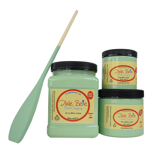 La peinture de couleur "Mint Julep" de Dixie Belle est un beau et rafraîchissant vert clair. La peinture à la craie minérale de Dixie Belle est un produit de qualité supérieur. Parfaite pour peindre sur les meubles, elle peut aussi très bien être utilisée sur d'autres surfaces comme le bois, le métal, le verre, la céramique, le tissus et plus.