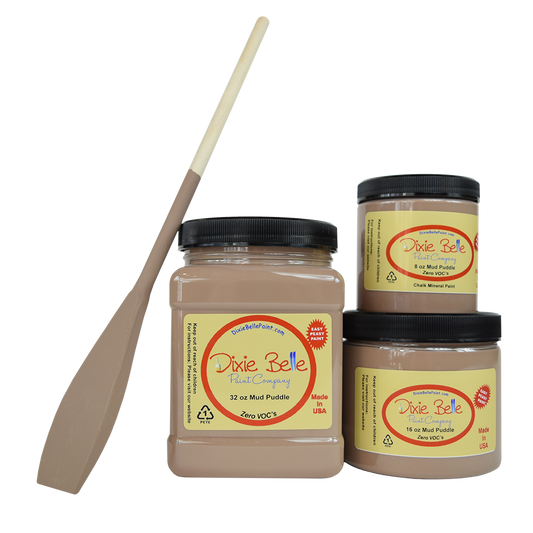 La peinture de couleur "Mud Puddle" de Dixie Belle est une couleur taupe très riche et crémeuse. Avec un soupçon de gris. La peinture à la craie minérale de Dixie Belle est un produit de qualité supérieur. Parfaite pour peindre sur les meubles, elle peut aussi très bien être utilisée sur d'autres surfaces comme le bois, le métal, le verre, la céramique, le tissus et plus.