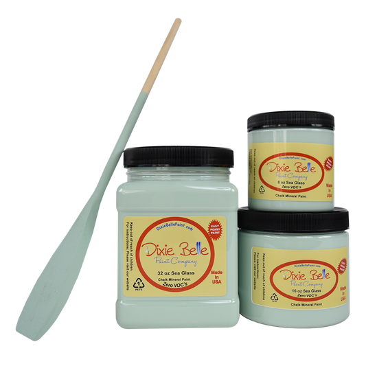 La peinture de couleur "Sea Glass" de Dixie Belle est un vert clair avec un soupçon de bleu. Cette couleur pastel ressemble à du verre de plage poli dans le sable. La peinture à la craie minérale de Dixie Belle est un produit de qualité supérieur. Parfaite pour peindre sur les meubles, elle peut aussi très bien être utilisée sur d'autres surfaces comme le bois, le métal, le verre, la céramique, le tissus et plus.