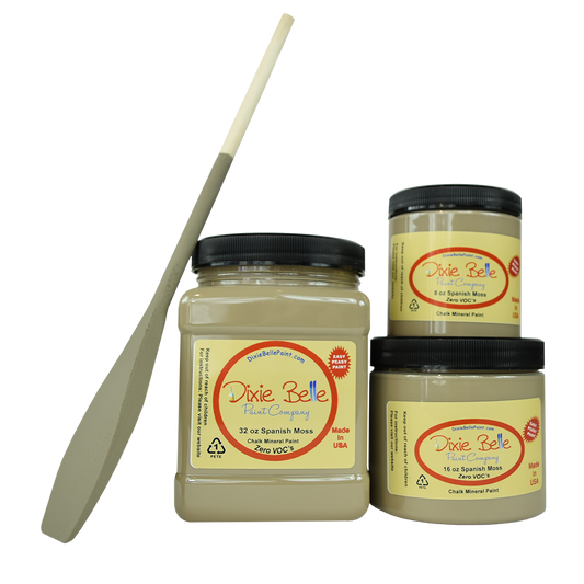 La peinture de couleur "Spanish Moss" de Dixie Belle est une nuance beaucoup plus foncée que Dried Sage. C'est un mélange de vert et de gris. La peinture à la craie minérale de Dixie Belle est un produit de qualité supérieur. Parfaite pour peindre sur les meubles, elle peut aussi très bien être utilisée sur d'autres surfaces comme le bois, le métal, le verre, la céramique, le tissus et plus.