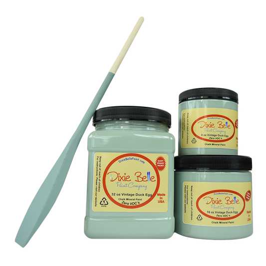 La peinture de couleur "Vintage Duck Egg" de Dixie Belle est un bleu clair avec une touche de vert et de gris. Utilisez cette couleur douce pour créer une impression de clarté dans votre espace. La peinture à la craie minérale de Dixie Belle est un produit de qualité supérieur. Parfaite pour peindre sur les meubles, elle peut aussi très bien être utilisée sur d'autres surfaces comme le bois, le métal, le verre, la céramique, le tissus et plus.